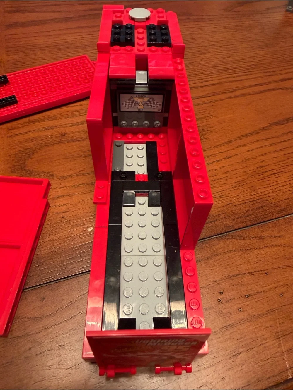 Lego Mack’s Team Truck 8486 *INCOMPLETE* lightning McQueen